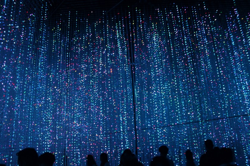 Digital Art Lab’s crystalline LED room