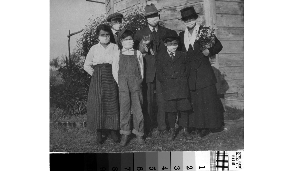 Is This Cat Really Wearing A Mask In A Historical Photo From&nbsp;1920?